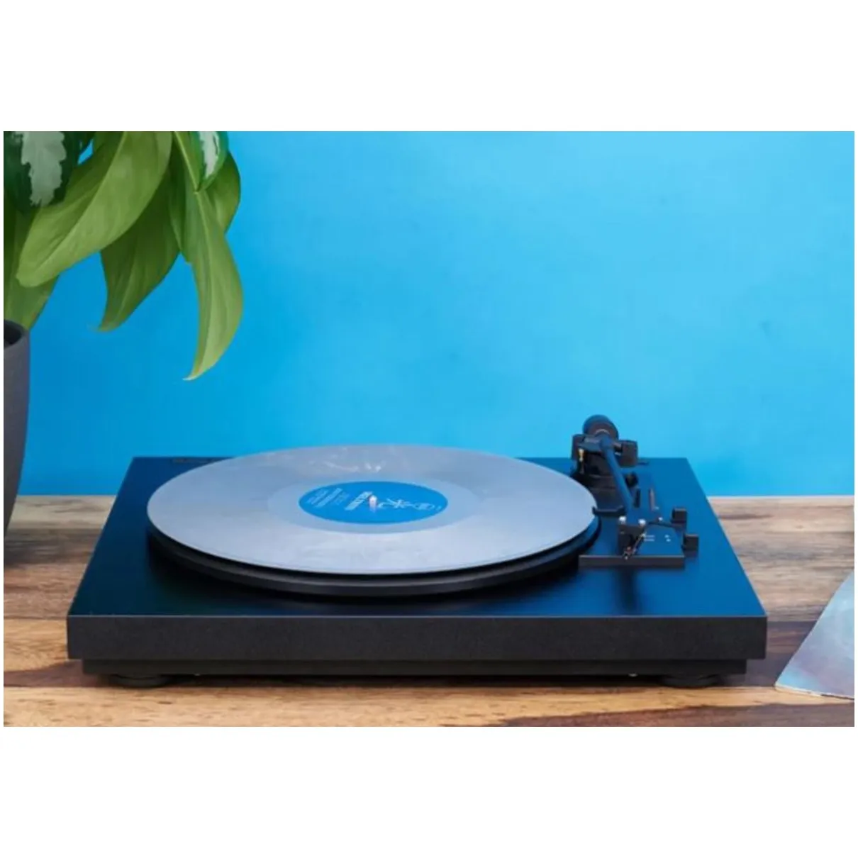 Pro-Ject A1 OM 10 Zwart