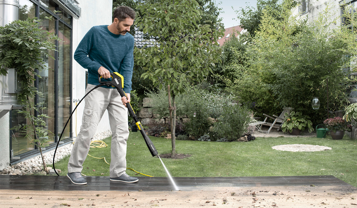 tank Annoteren Keer terug Hoe maak je een terras schoon met een hogedrukreiniger? | Expert.nl